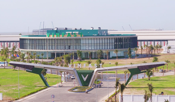 Nhà máy sản xuất xe được xây dựng "thần tốc" của VinFast có gì?