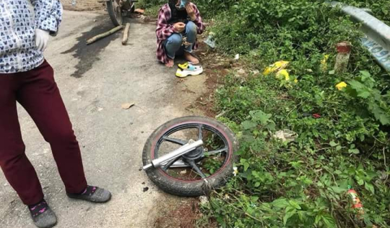 Nữ "phượt thủ" đi xe Wave 50cc lao xuống vực đẻo Tam Đảo