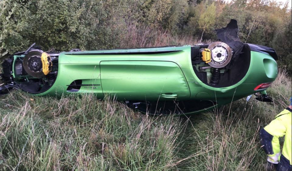 Kinh hoàng vụ tai nạn của siêu xe Mercedes-AMG GT R tại Thụy Điển