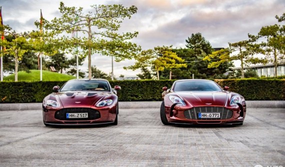 Không chỉ hiếm và đắt đỏ, cặp đôi siêu xe Aston Martin này còn "tông xuyệt tông" màu sơn