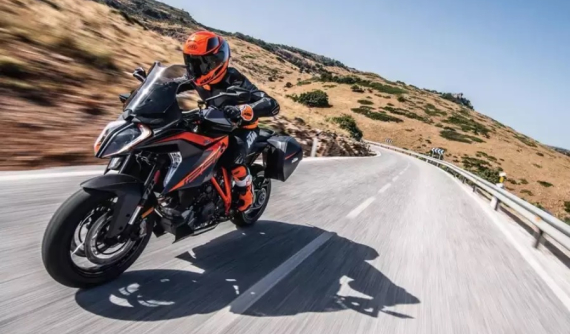 KTM Super Duke GT 2019 - Siêu phẩm touring mới từ thương hiệu màu da cam