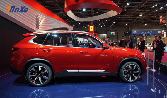 Bán ra vào năm sau, VinFast LUX SA2.0 sẽ đối đầu với những mẫu xe nào?