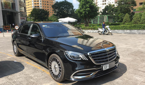 Sau tất cả, Mercedes-Maybach S650 2018 cũng đã lăn bánh trên đường phố Việt