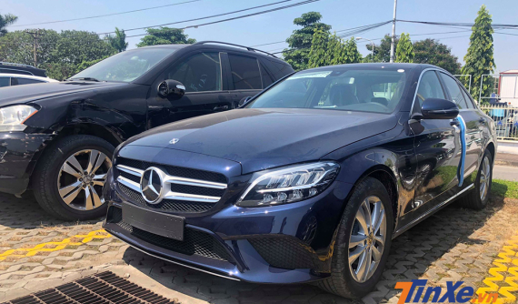 Mercedes-Benz C200 2019 bất ngờ xuất hiện tại Việt Nam