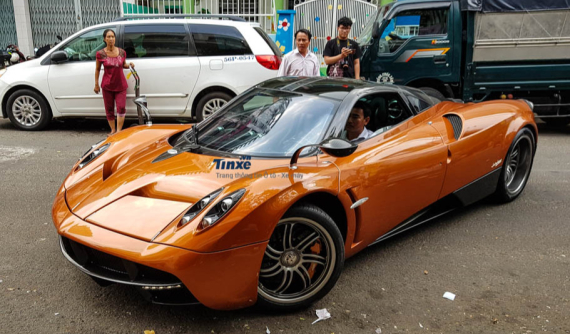 Rộ tin đồn Minh "Nhựa" cho Pagani Huayra đăng ký biển số lần thứ 3