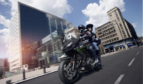 Kawasaki Versys 650 2019 ra mắt với bộ tem và màu mới đẹp hơn