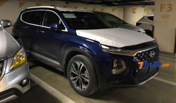 Bất ngờ bắt gặp Hyundai Santa Fe 2019 trong một hầm đỗ xe tại Hà Nội