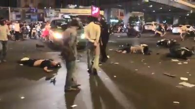 Sài Gòn: Xe sang BMW do nữ tài xế say xỉn điều khiển đâm thương vong hàng loạt người đi xe máy