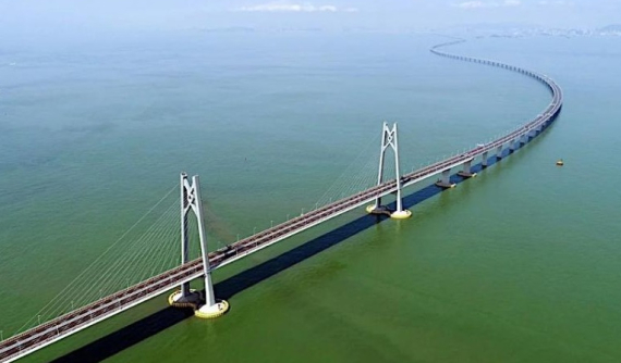 Trung Quốc mở cửa cây cầu vượt biển dài nhất trên thế giới