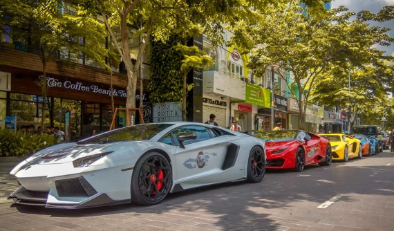 Dàn siêu xe chục tỷ đồng tại Sài thành chuẩn bị xuống Vũng Tàu dự khai trương nhà hàng của Cường "Đô-la"