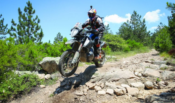 KTM 790 Adventure R - Đối thủ của BMW F850GS và Triumph Tiger 800 thể hiện khả năng offroad
