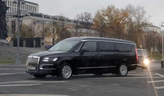 Bắt gặp Aurus Arsenal - minivan hạng sang của Tổng thống Nga Vladimir Putin - trên đường phố