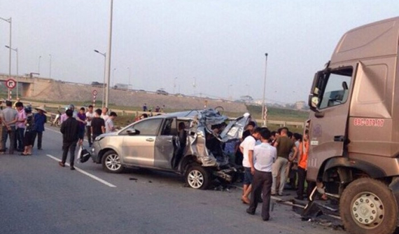 Vụ xe container đâm xe Innova đi lùi: Phiên xử phúc thẩm lần 4 tiếp tục, lái xe container khẳng định mình không có lỗi