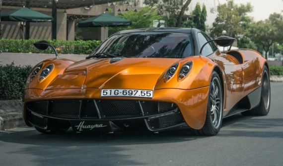 Xem lại quá trình Minh "Nhựa" cho siêu xe Pagani Huayra đi đăng kiểm và cầm lái trên đường phố Sài thành