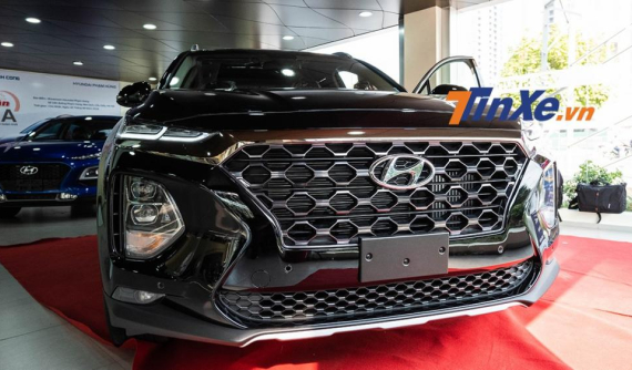 Soi kỹ Hyundai Santa Fe 2019 bản máy dầu đặc biệt được trưng bày tại đại lý