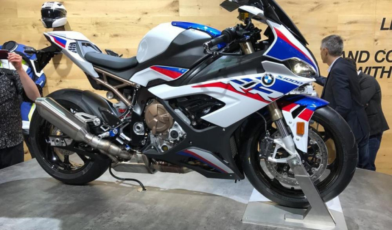 Đánh giá nhanh "cá mập" BMW S1000RR 2019: Không còn "mắt nổ mắt xịt", giảm 11kg trọng lượng và tăng 8 mã lực
