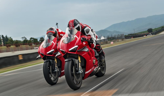 Ducati bất ngờ ra mắt siêu mô tô Panigale V4R 2019 với cánh gió và hàng loạt trang bị cao cấp