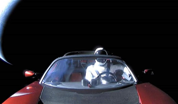 Chiếc Tesla Roadster của tỷ phú Elon Musk đã ra khỏi quỹ đạo của sao Hỏa