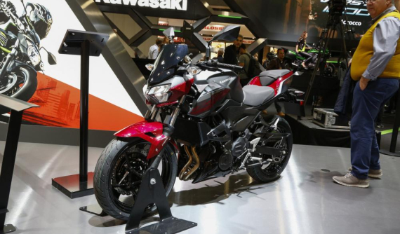 Đánh giá nhanh Kawasaki Z400 tại EICMA 2018: Mạnh mẽ, cá tính và khác biệt