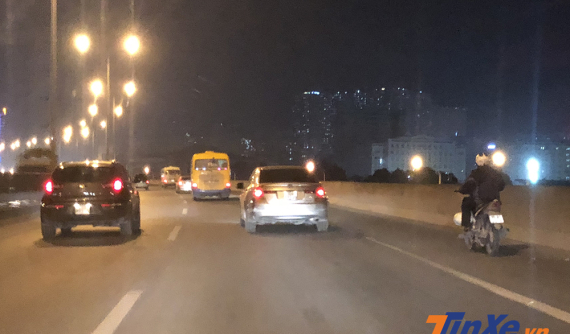 Đi mô tô, xe máy vào đường cao tốc, người điều khiển có thể phạt 1 triệu đồng