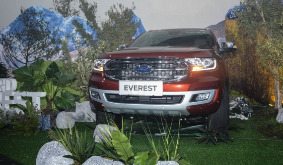 Hai phiên bản thương mại của Ford Everest 2018 đã có giá bán, chỉ từ 999 triệu đồng