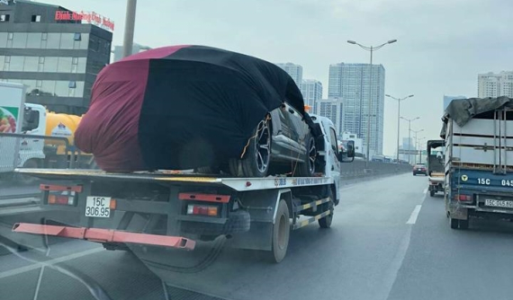 Siêu SUV Lamborghini Urus thứ 2 tại Việt Nam đang trên đường vận chuyển về Hà Nội