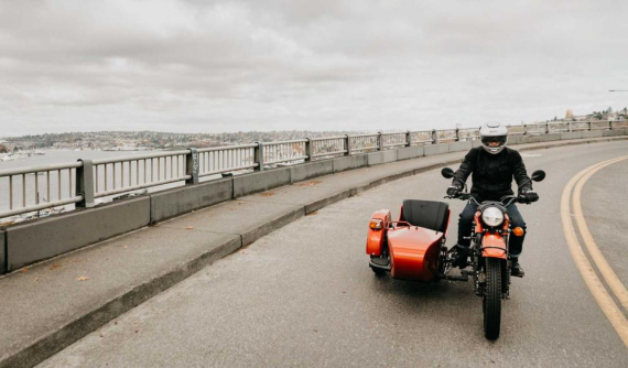 Ural bất ngờ tung ra "xít-đờ-car" cT trang bị động cơ điện