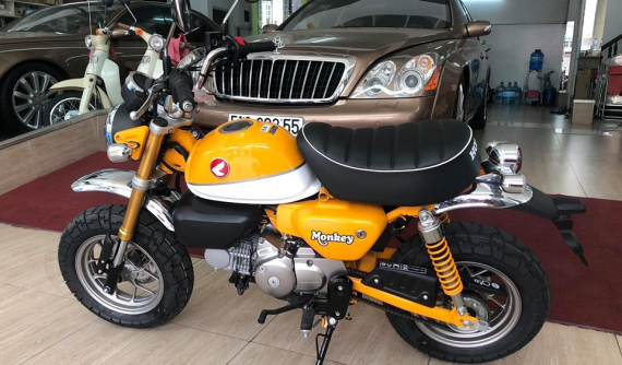 Người mua lại siêu xe Lamborghini Aventador SV của Minh "Nhựa" còn tậu liền 2 chiếc Honda Monkey và Honda Cub C125