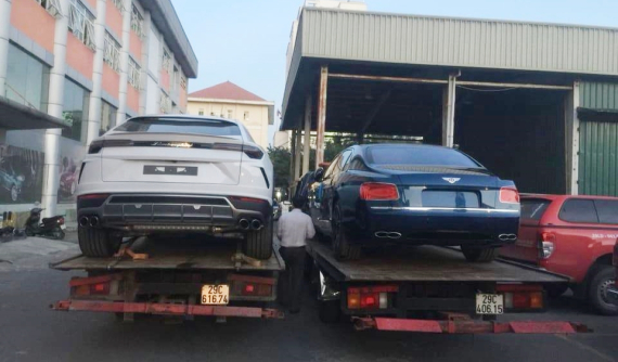 Siêu SUV Lamborghini Urus cùng Bentley Flying Spur V8 S Nam tiến, chuẩn bị ra mắt với giới truyền thông