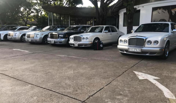 Dàn xe siêu sang của Chủ tịch Trung Nguyên bất ngờ được trưng bày tại làng cà phê ở Buôn Ma Thuột