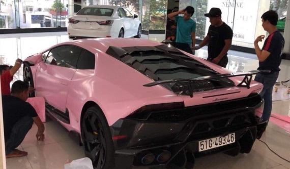 Siêu xe Lamborghini Huracan LP610-4 độ "khủng" tại Bạc Liêu được chủ nhân cho thay áo hồng nữ tính