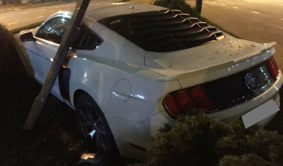 Đà Nẵng: Hàng hiếm Ford Mustang GT 5.0 Limited Edition hư hỏng nặng sau tai nạn kinh hoàng