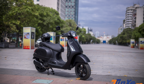 Đánh giá nhanh phiên bản đặc biệt Vespa GTS Notte 150 - Đối thủ đáng gờm của Honda SH 150i