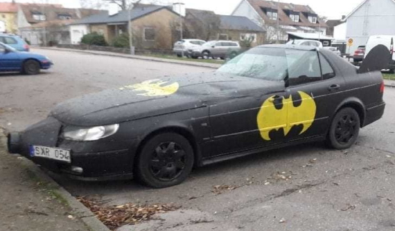 Đây chắc là chiếc Batmobile xấu xí, thảm họa nhất mà bạn từng được thấy