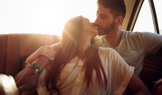 Xe tự lái sẽ kích thích con người "mây mưa" trong khi di chuyển