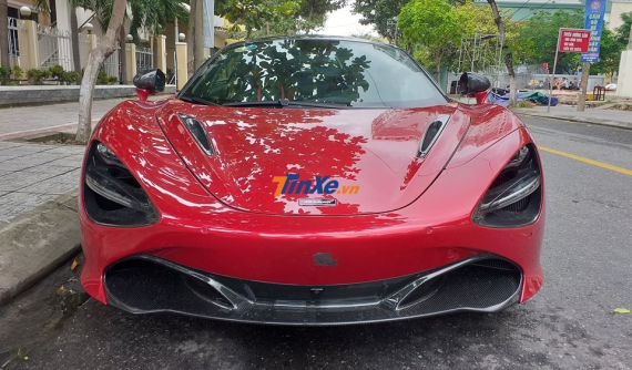 Siêu phẩm McLaren 720S màu đỏ Memphis độc nhất Việt Nam lần đầu xuất hiện trên đường phố Đà Nẵng
