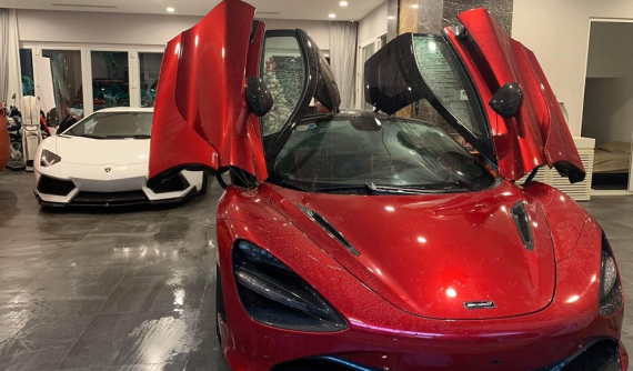 Siêu xe McLaren 720S có mặt tại Sài thành trong buổi chiều mưa gió của bão Usagi