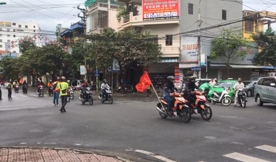 Nam Định: "Phượt thủ" chặn ngã tư để đoàn xe máy của mình đi qua, cư dân mạng "phẫn nộ"