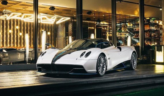 Siêu xe triệu đô Huayra mui trần đầu tiên cập bến thủ phủ Pagani tại châu Á