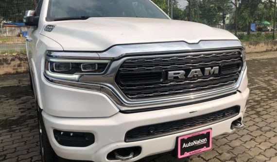 Xe bán tải "hạng nặng" Ram 1500 2019 đầu tiên cập bến Việt Nam