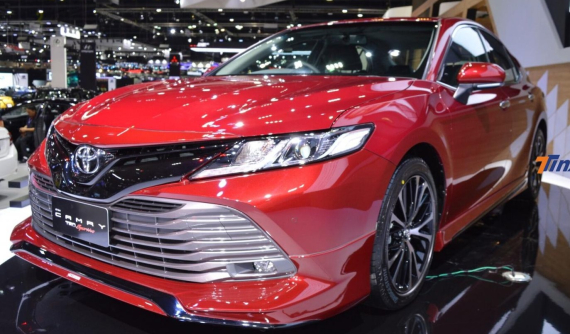 Toyota Camry Thái Lan trưng diện mạo hầm hố, đầy chất thể thao với bộ kit TRD Sportivo