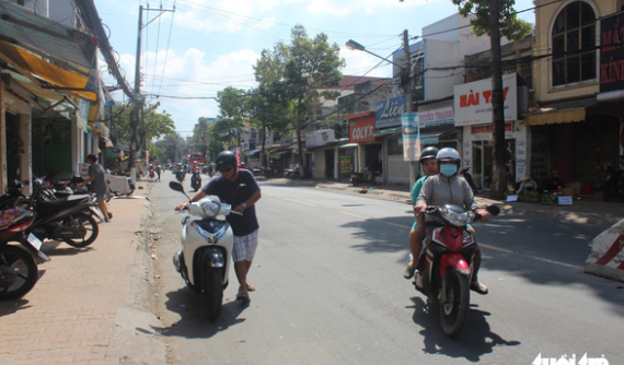 Hàng loạt xe tay ga không nổ máy nghi nhiễu sóng camera