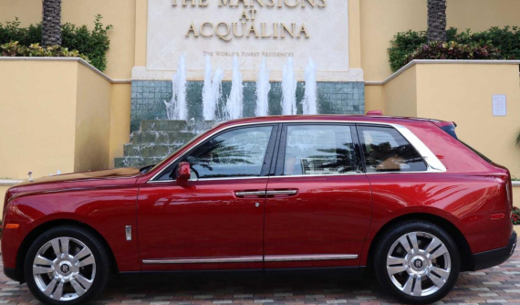 Nếu có đủ tiền mua căn hộ này, bạn sẽ được tặng miễn phí Lamborghini Aventador và Rolls-Royce Cullinan