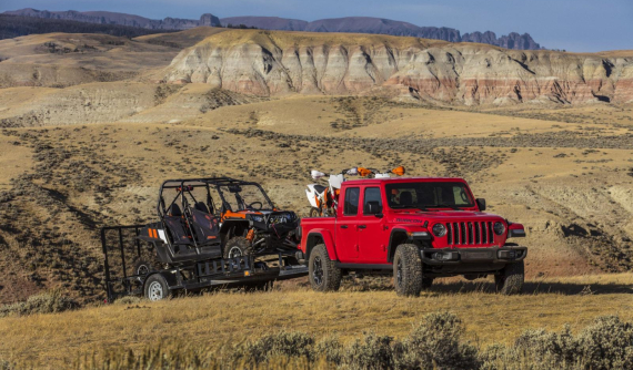 Jeep Gladiator 2020 chính thức gia nhập phân khúc bán tải cỡ trung: Có thể tháo lắp mui như xe mui trần