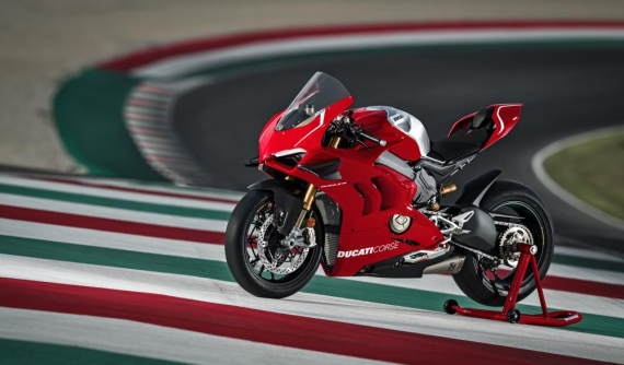 Ducati khiến người dùng phấn khích với siêu mô tô Panigale V4R trang bị sẵn côn khô