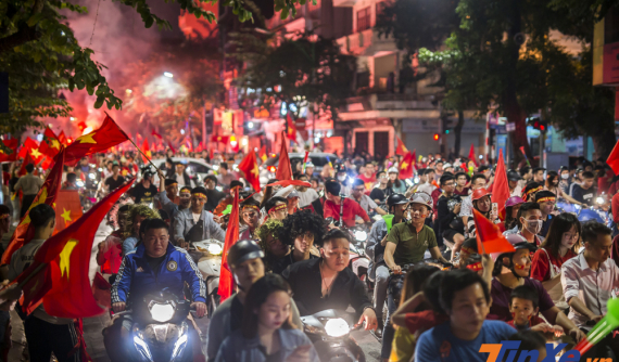 Việt Nam vào chung kết AFF Cup 2018, Hà Nội nhuộm sắc đỏ