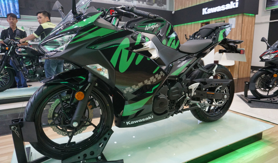 Kawasaki Ninja 400 ABS 2019 Motorrock Limited Edition - Phiên bản đặc biệt cho người Việt, giá không đổi