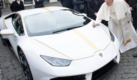 Cơ hội sở hữu siêu xe Lamborghini Huracan đặc biệt này với giá chỉ bằng vé xe đò từ Sài Gòn đi Buôn Ma Thuột