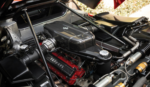 Động cơ gần như còn mới nguyên của siêu xe Ferrari Enzo có giá gần 9 tỷ đồng