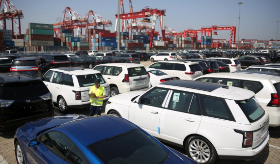 Các nhà sản xuất mừng "rơi nước mắt" khi Trung Quốc chuẩn bị cắt thuế xe nhập khẩu từ Mỹ